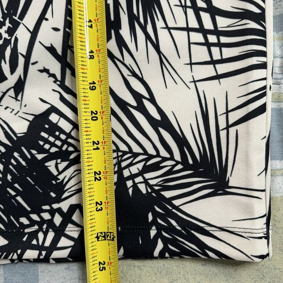 db Established 1962 Black & White Graphic Women's Casual Skirt Sz XL - Picture 12 of 12